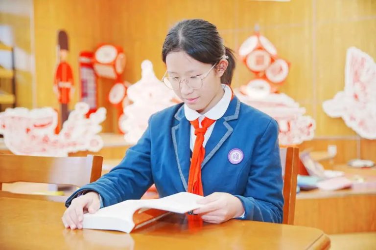圣华学子·未来可期 | 品学兼优、锐意进取的林宜家 A Promising Future