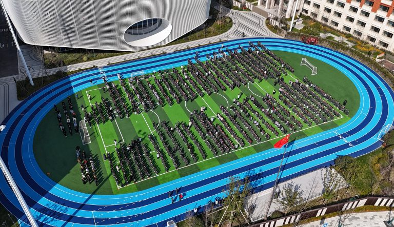 雷锋精神耀校园，赤子之心向未来｜新学期首次升旗仪式回顾